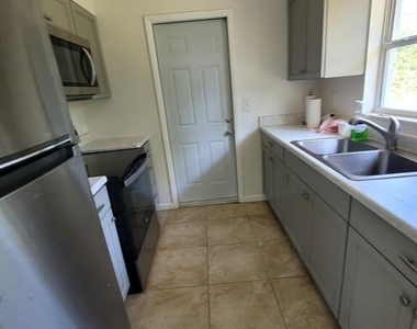 1190 Pine Valley Lane - Photo Thumbnail 3
