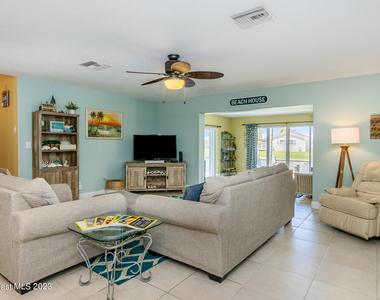 187 Jamaica Drive - Photo Thumbnail 4