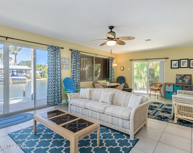 187 Jamaica Drive - Photo Thumbnail 23