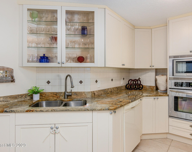 187 Jamaica Drive - Photo Thumbnail 8