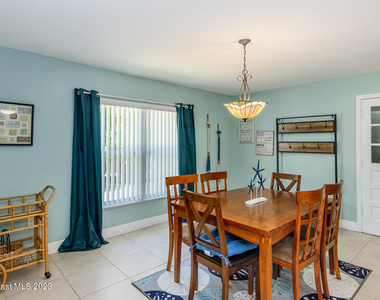 187 Jamaica Drive - Photo Thumbnail 10