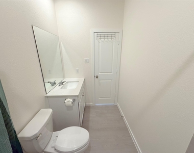 423 Amy Street - Photo Thumbnail 29