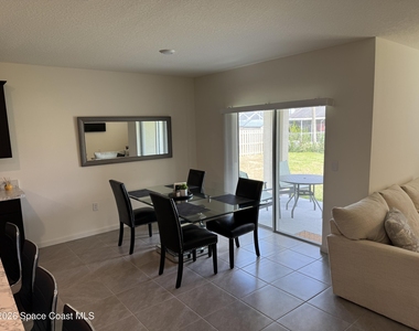 1349 Ashford Avenue Ne - Photo Thumbnail 11
