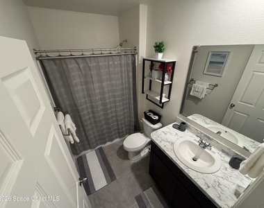 1349 Ashford Avenue Ne - Photo Thumbnail 10