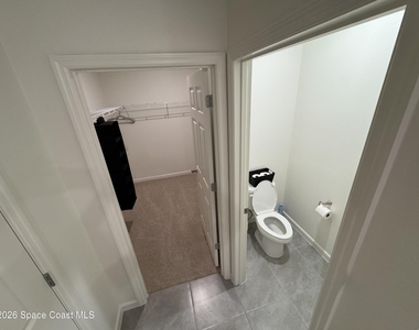 1349 Ashford Avenue Ne - Photo Thumbnail 9