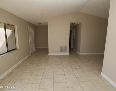 907 Commerce Road Se - Photo Thumbnail 2