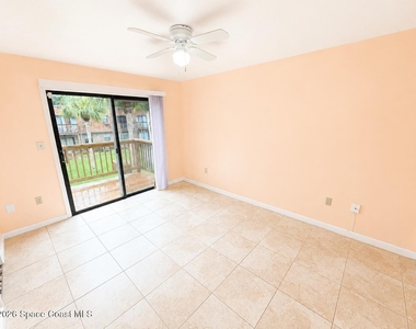 1300 Arlington Lane Ne - Photo Thumbnail 6