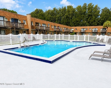 1300 Arlington Lane Ne - Photo Thumbnail 10