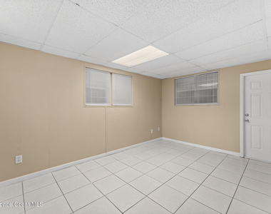 1833 Jackson Avenue - Photo Thumbnail 3