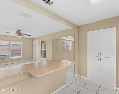 1833 Jackson Avenue - Photo Thumbnail 10