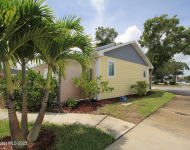 1905 Oak Street - Photo Thumbnail 12