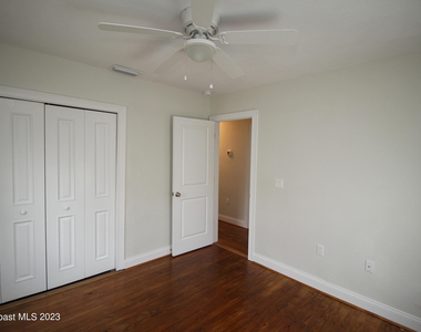 1905 Oak Street - Photo Thumbnail 10