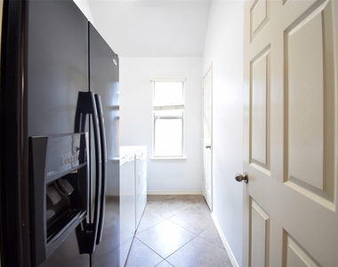 1511 Eden Meadows Drive - Photo Thumbnail 24