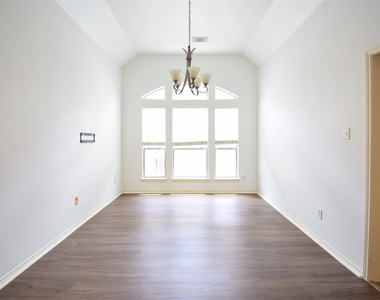 1511 Eden Meadows Drive - Photo Thumbnail 7