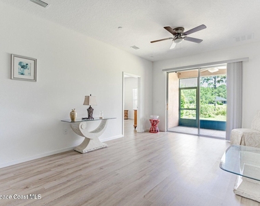 560 Remington Green Drive Se - Photo Thumbnail 2