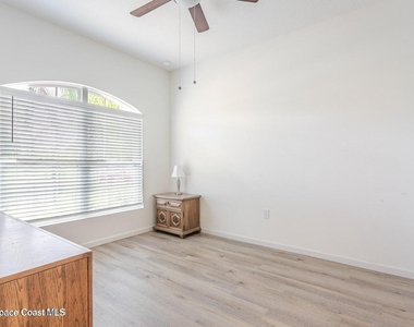 560 Remington Green Drive Se - Photo Thumbnail 6