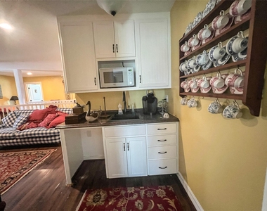9500 Mayfield Avenue - Photo Thumbnail 7