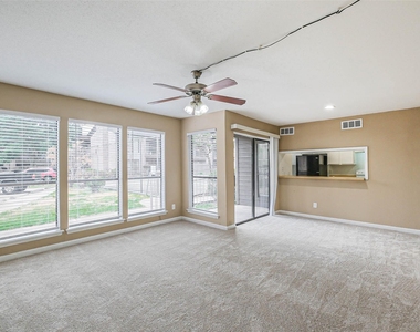 6633 W Airport Boulevard - Photo Thumbnail 3