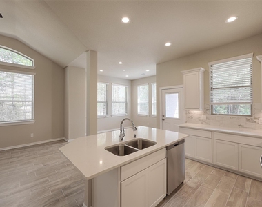 115 Handley Drive - Photo Thumbnail 6