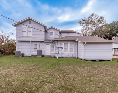 200 W Caroline Street - Photo Thumbnail 19