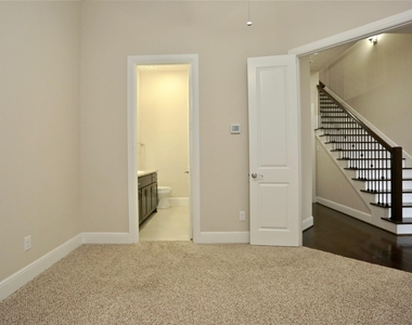 4009 Lillian Street - Photo Thumbnail 22