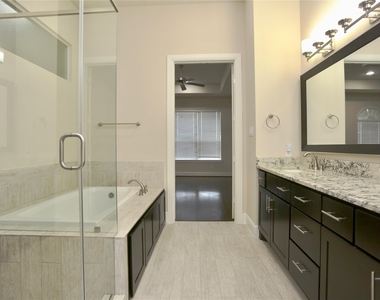 4009 Lillian Street - Photo Thumbnail 13
