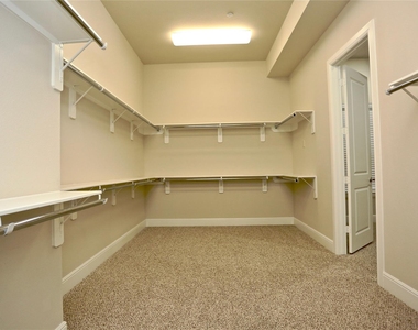 4009 Lillian Street - Photo Thumbnail 14