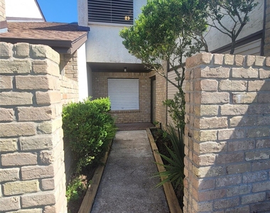7523 Beaudelaire Circle - Photo Thumbnail 1