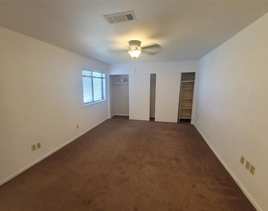 7523 Beaudelaire Circle - Photo Thumbnail 14