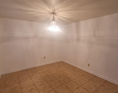 7523 Beaudelaire Circle - Photo Thumbnail 12