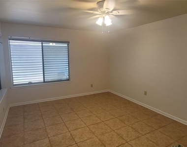 7523 Beaudelaire Circle - Photo Thumbnail 10