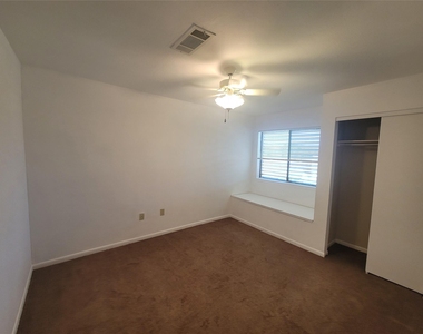 7523 Beaudelaire Circle - Photo Thumbnail 15