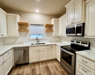 25 Shallow Springs - Photo Thumbnail 13