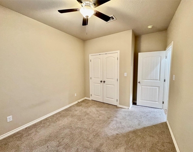 25 Shallow Springs - Photo Thumbnail 24