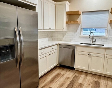25 Shallow Springs - Photo Thumbnail 12