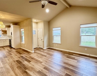 25 Shallow Springs - Photo Thumbnail 6