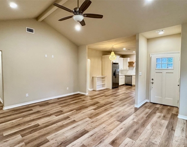 25 Shallow Springs - Photo Thumbnail 10