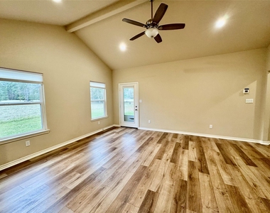 25 Shallow Springs - Photo Thumbnail 15
