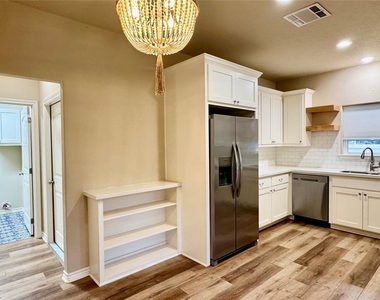 25 Shallow Springs - Photo Thumbnail 11