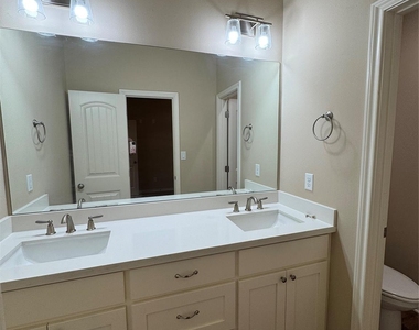 25 Shallow Springs - Photo Thumbnail 21