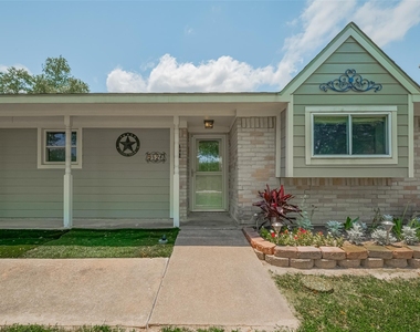 9526 Sandy Lane - Photo Thumbnail 3