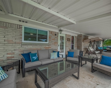 9526 Sandy Lane - Photo Thumbnail 33