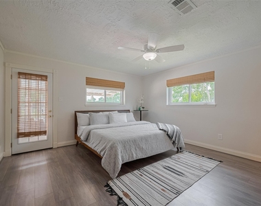 9526 Sandy Lane - Photo Thumbnail 26