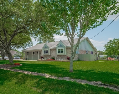 9526 Sandy Lane - Photo Thumbnail 5