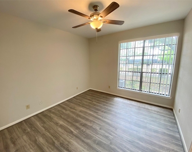 2121 El Paseo Street - Photo Thumbnail 10