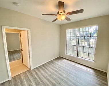 2121 El Paseo Street - Photo Thumbnail 19