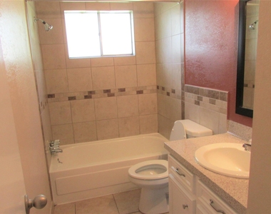 1611 Chippawa Lane - Photo Thumbnail 9