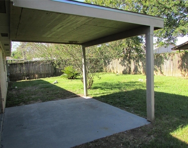 1611 Chippawa Lane - Photo Thumbnail 10