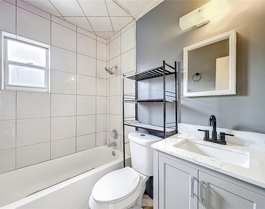 927 Hoffner Avenue - Photo Thumbnail 7