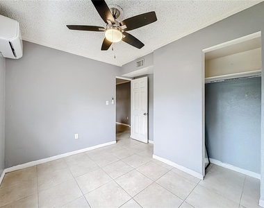 927 Hoffner Avenue - Photo Thumbnail 11